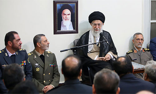 Jamenei en la reunión con los comandantes militares El líder supremo de Irán pide a las Fuerzas Armadas “estar vigilantes”